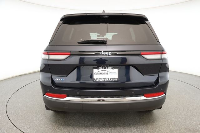 2023 Jeep Grand Cherokee 4xe 4x4 with Luxury Tech Group II & Mopar Finishing Package - 22917361 - 4