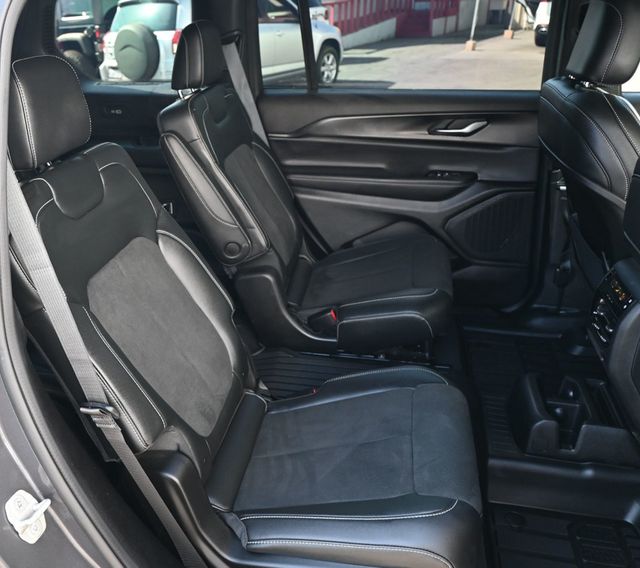 2023 Jeep Grand Cherokee L Altitude 4X4  - 22936785 - 17