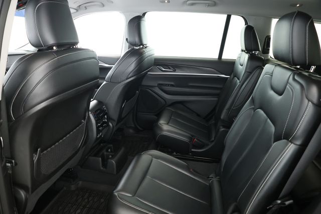 2023 Jeep Grand Cherokee L Limited 4x4 with Black Appearance Package - 22916589 - 18