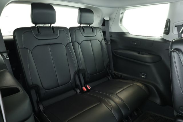2023 Jeep Grand Cherokee L Limited 4x4 with Black Appearance Package - 22916589 - 21