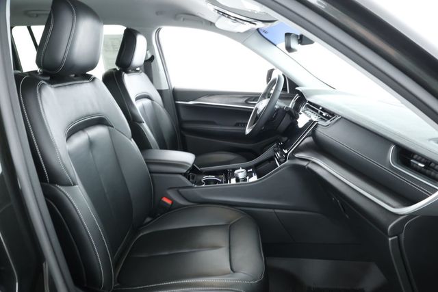 2023 Jeep Grand Cherokee L Limited 4x4 with Black Appearance Package - 22916589 - 23