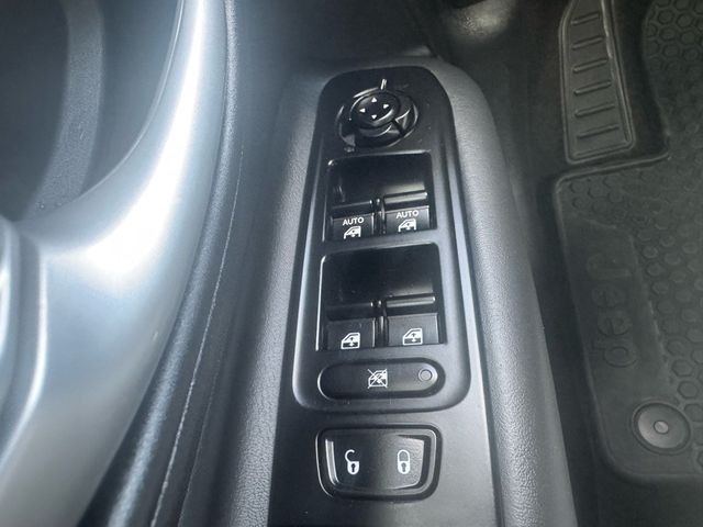 2023 Jeep Renegade Trailhawk - 22911666 - 15