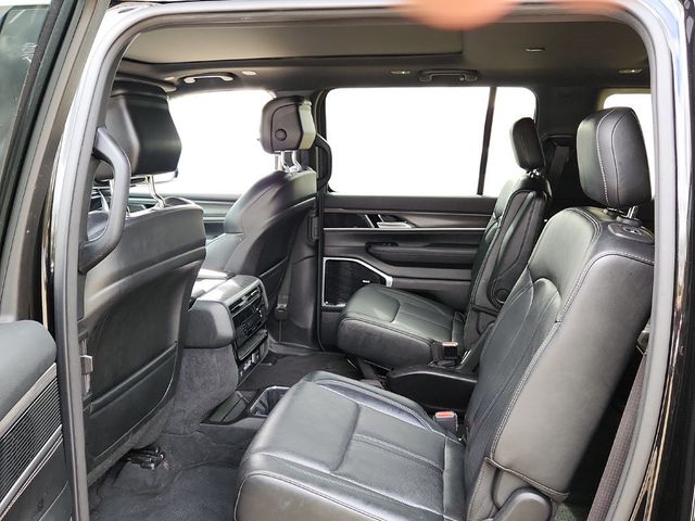 2023 Jeep Wagoneer L Series III 4x4 with Premium and Preferred Equipment Groups - 22934180 - 18