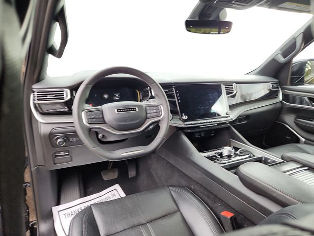 2023 Jeep Wagoneer L Series III 4x4 with Premium and Preferred Equipment Groups - 22934180 - 24