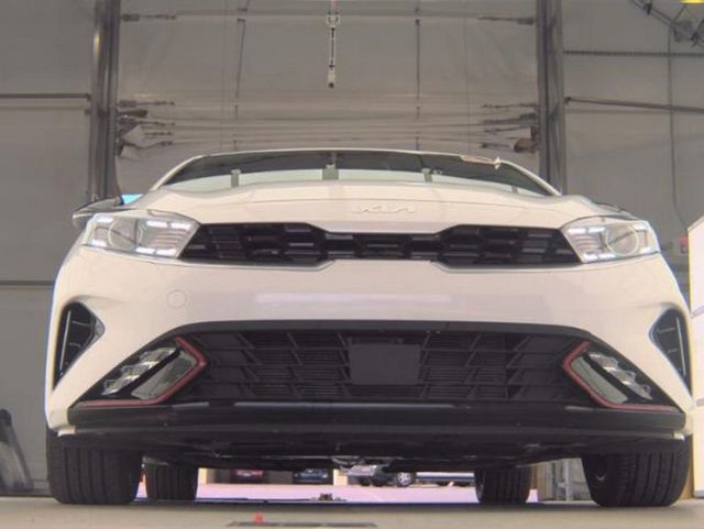 2023 Kia Forte GT-Line IVT - 22933862 - 3