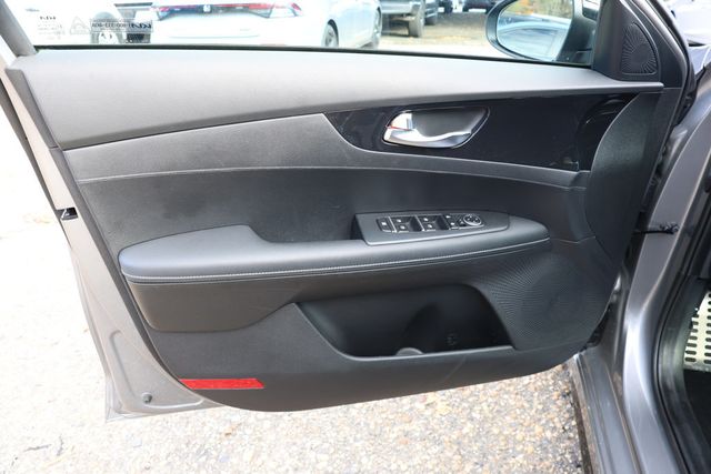 2023 Kia Forte GT-Line IVT - 22940121 - 9