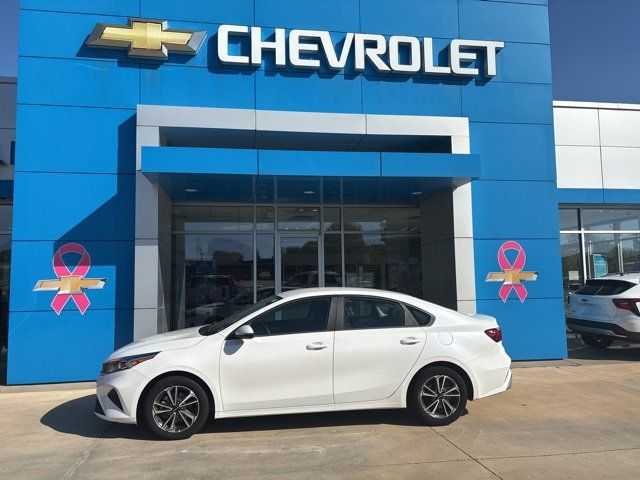 2023 Kia Forte LXS IVT - 22912188 - 0