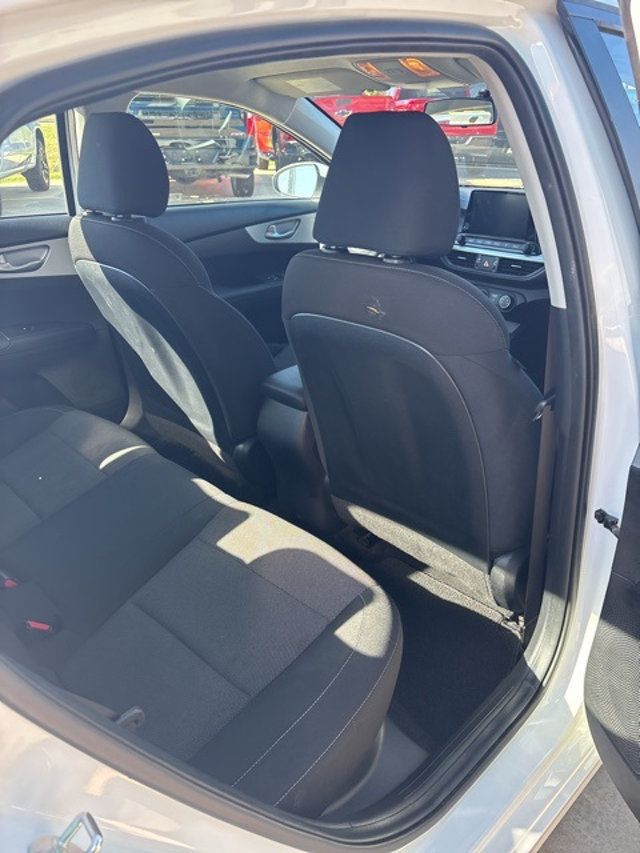 2023 Kia Forte LXS IVT - 22912188 - 13
