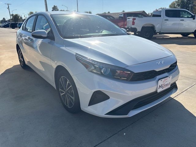 2023 Kia Forte LXS IVT - 22912188 - 4