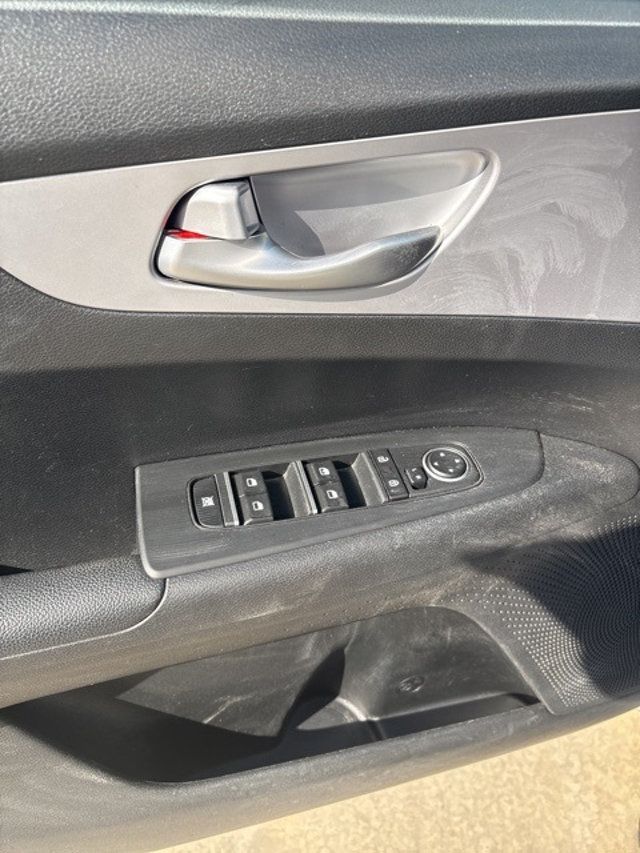 2023 Kia Forte LXS IVT - 22912188 - 5