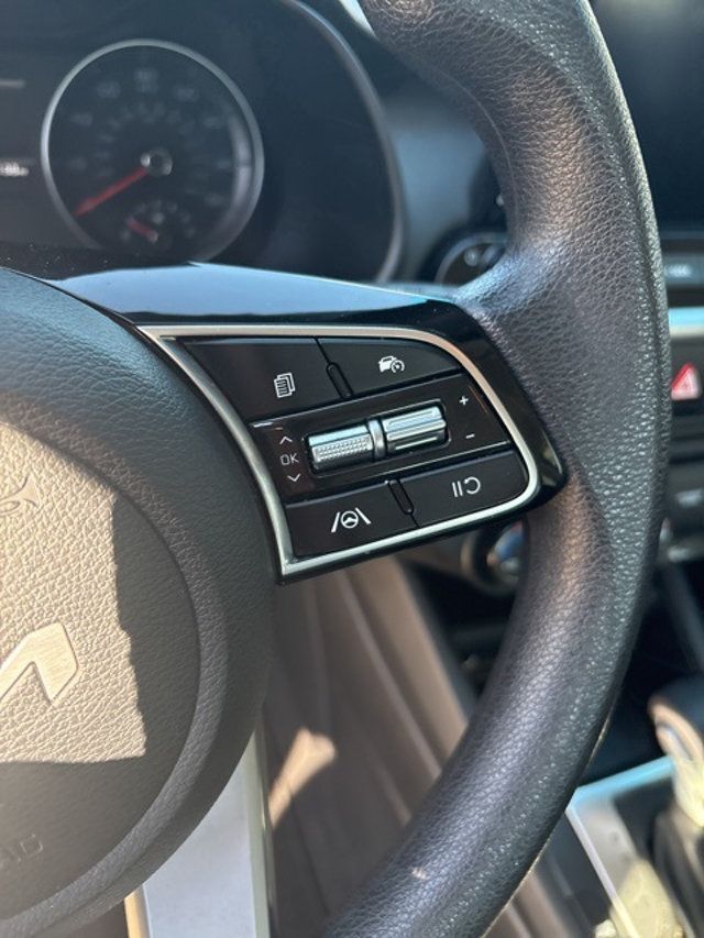 2023 Kia Forte LXS IVT - 22912188 - 8