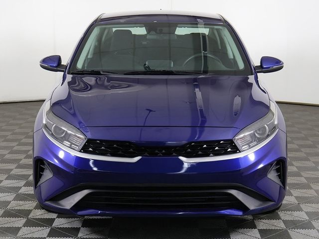 2023 Kia Forte LXS IVT - 22921456 - 9
