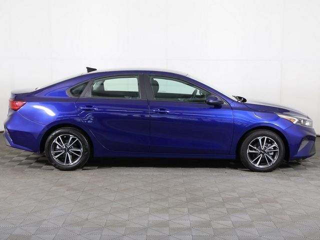 2023 Kia Forte LXS IVT - 22921456 - 16