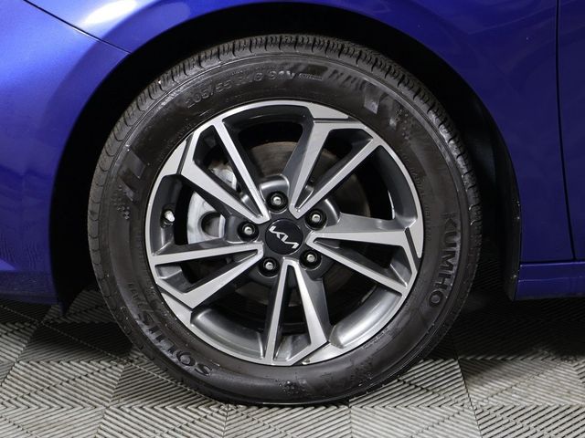2023 Kia Forte LXS IVT - 22921456 - 19