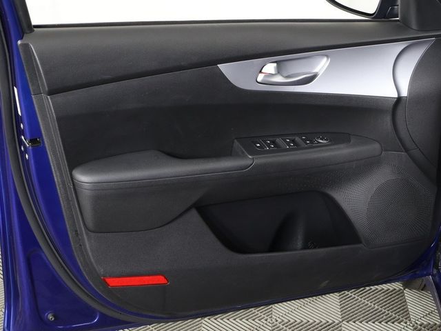 2023 Kia Forte LXS IVT - 22921456 - 20