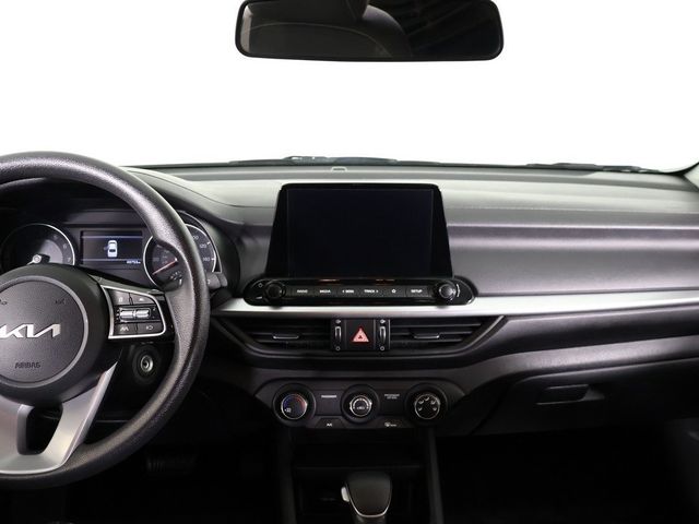 2023 Kia Forte LXS IVT - 22921456 - 32