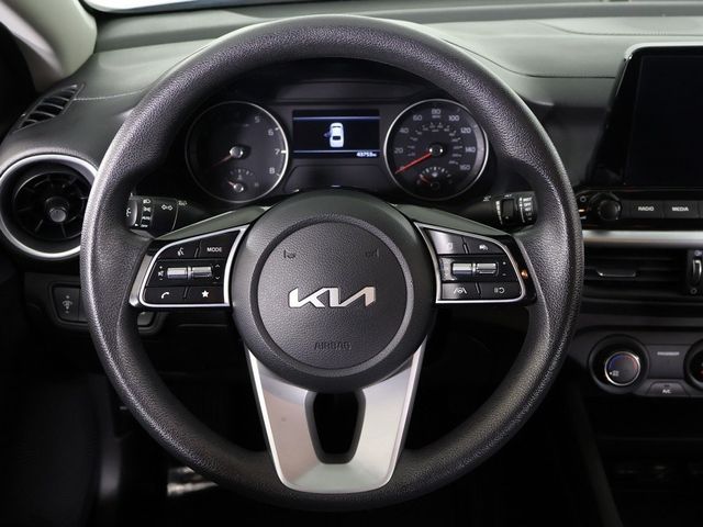 2023 Kia Forte LXS IVT - 22921456 - 35