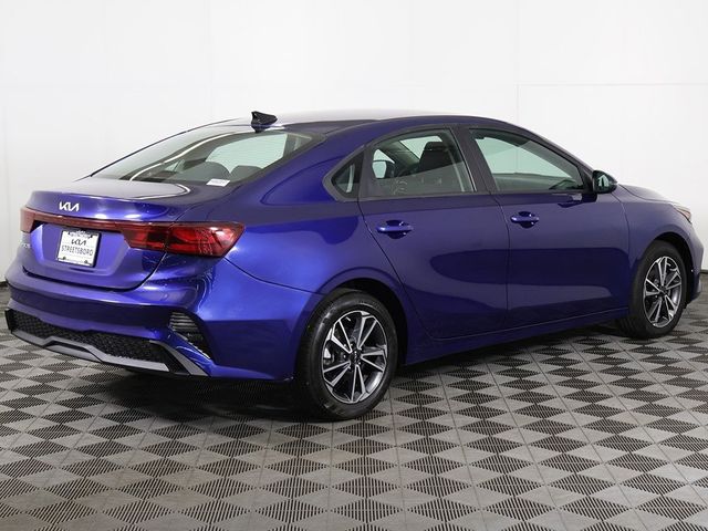 2023 Kia Forte LXS IVT - 22921456 - 8