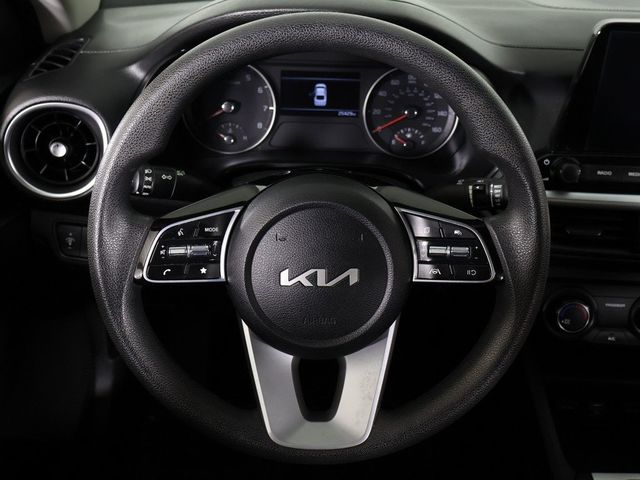 2023 Kia Forte LXS IVT - 22922170 - 35