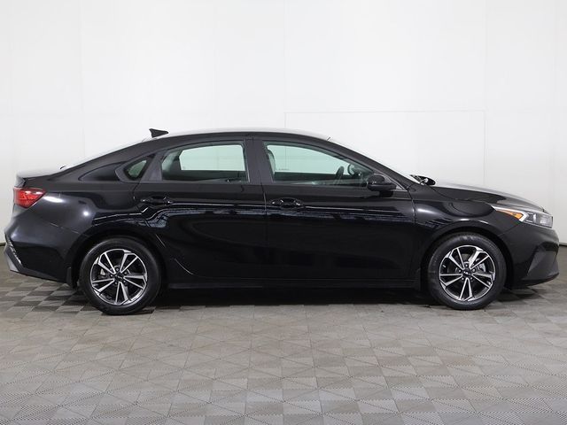 2023 Kia Forte LXS IVT - 22926079 - 15