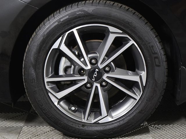2023 Kia Forte LXS IVT - 22926079 - 18
