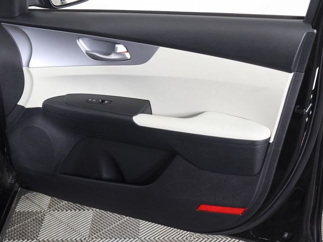 2023 Kia Forte LXS IVT - 22926079 - 20