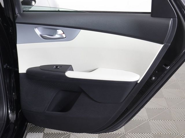 2023 Kia Forte LXS IVT - 22926079 - 22