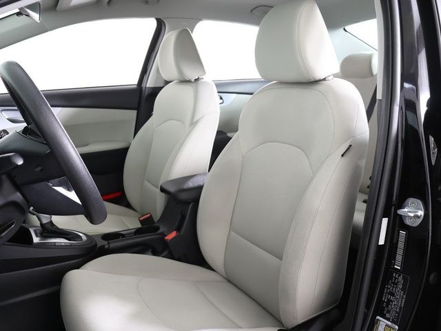 2023 Kia Forte LXS IVT - 22926079 - 27