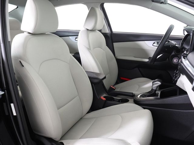 2023 Kia Forte LXS IVT - 22926079 - 28