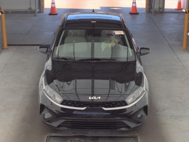 2023 Kia Forte LXS IVT - 22926079 - 2