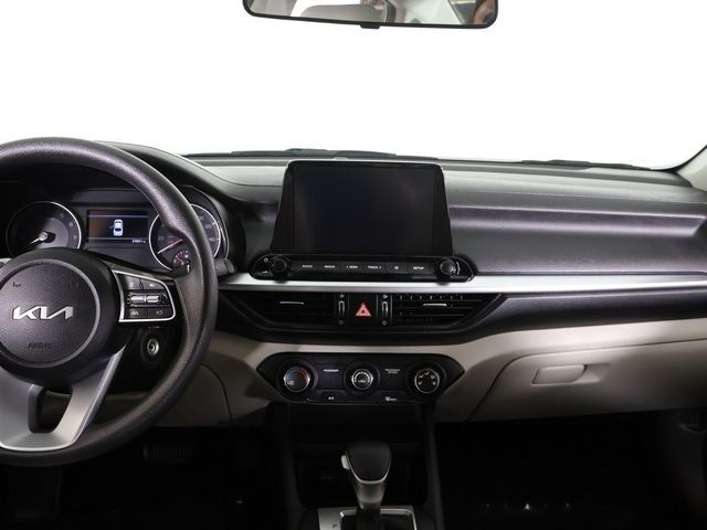 2023 Kia Forte LXS IVT - 22926079 - 31