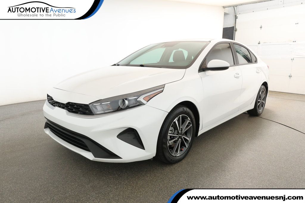 2023 Kia Forte LXS IVT - 22927998 | Video 1