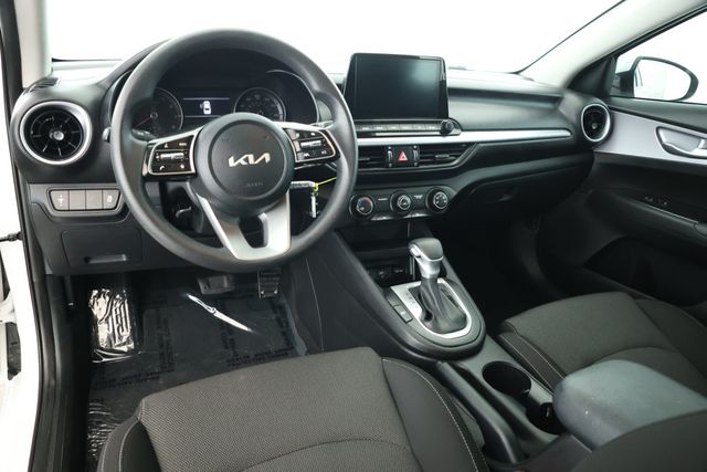 2023 Kia Forte LXS IVT - 22927998 - 9