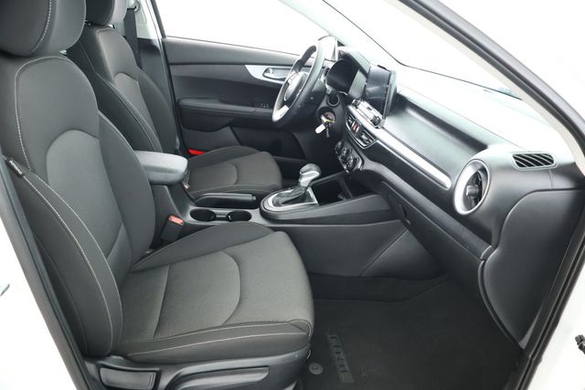 2023 Kia Forte LXS IVT - 22927998 - 21