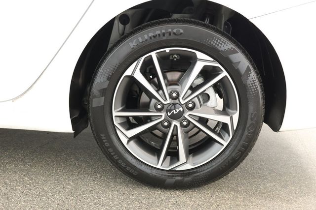2023 Kia Forte LXS IVT - 22927998 - 6