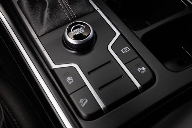 2023 Kia Sorento S FWD - 22882562 - 28