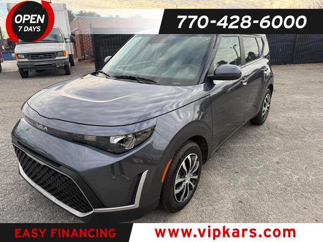 2023 Kia Soul LX's photo