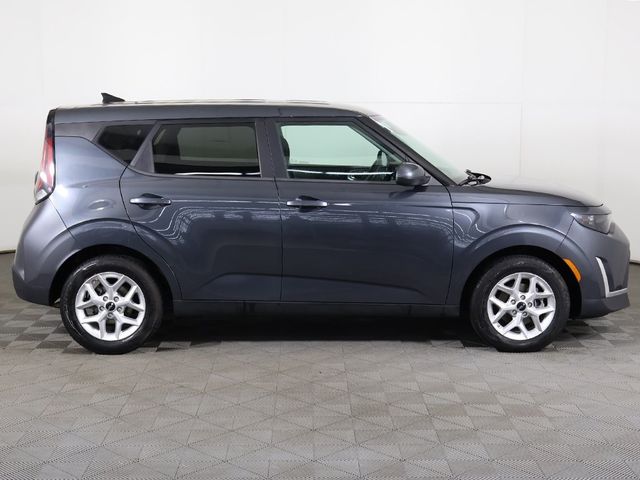 2023 Kia Soul LX IVT - 22927772 - 16