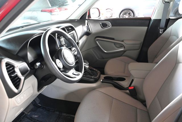 2023 Kia Soul LX IVT - 22936629 - 18