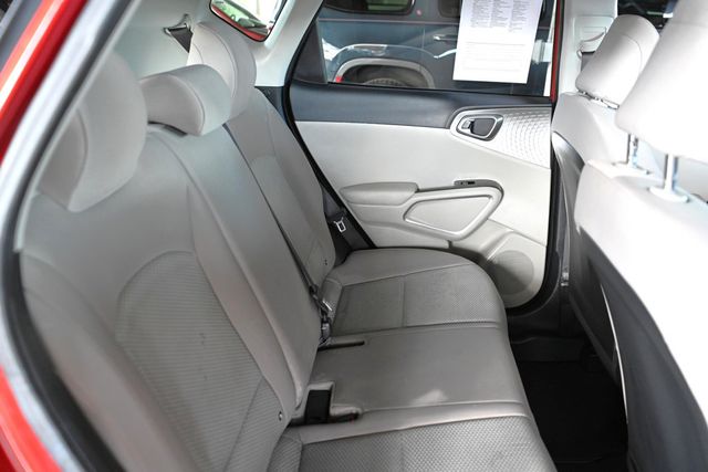 2023 Kia Soul LX IVT - 22936629 - 21