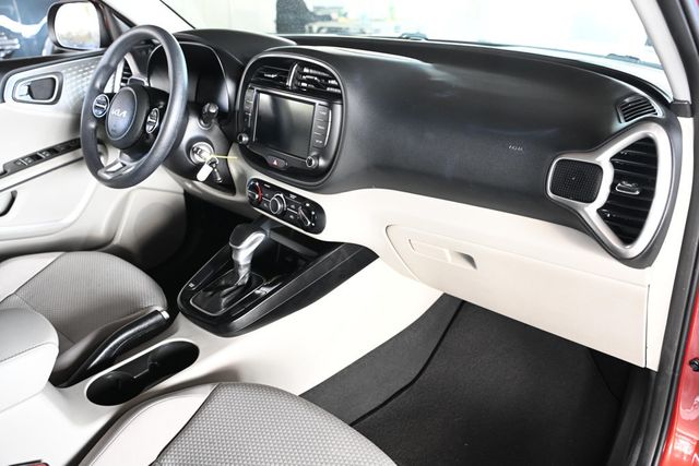 2023 Kia Soul LX IVT - 22936629 - 23