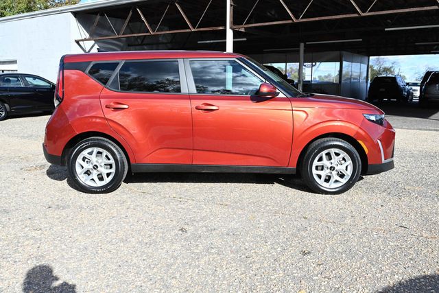 2023 Kia Soul LX IVT - 22936629 - 5