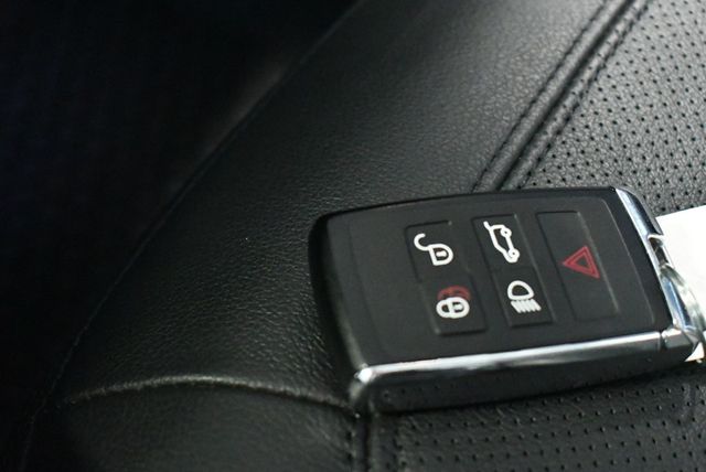 2023 Land Rover Defender 110 SE AWD - 22789546 - 79