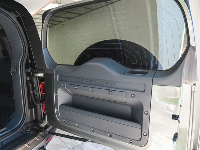 2023 Land Rover Defender 110 X-Dynamic SE - 22914591 - 36