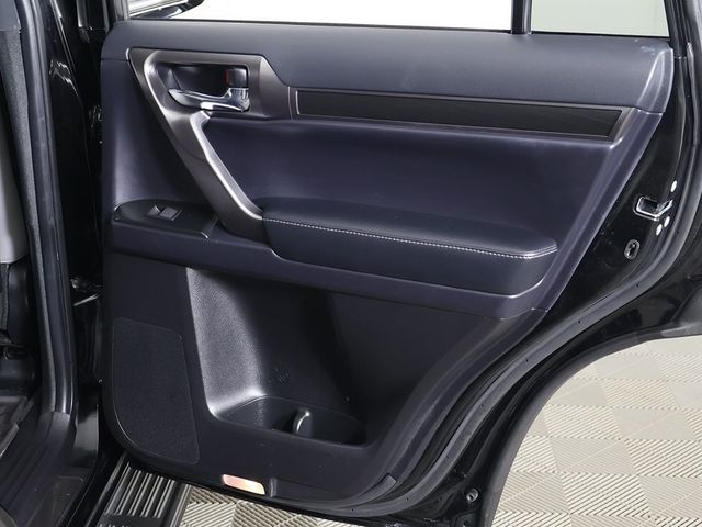 2023 Lexus GX GX 460 4WD - 22912492 - 30