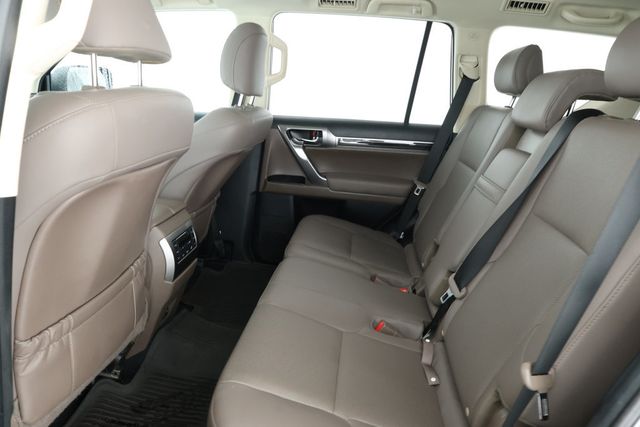 2023 Lexus GX GX 460 Premium 4WD with Heated Steering Wheel - 22930951 - 17