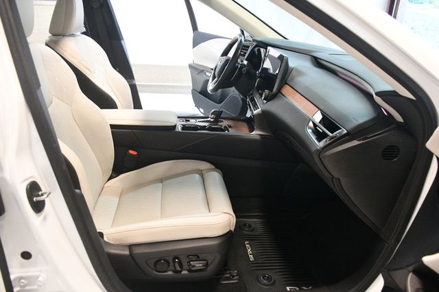 2023 Lexus RX 2023 LEXUS RX350 LUXURY-WHITE/TAN - 22922771 - 44