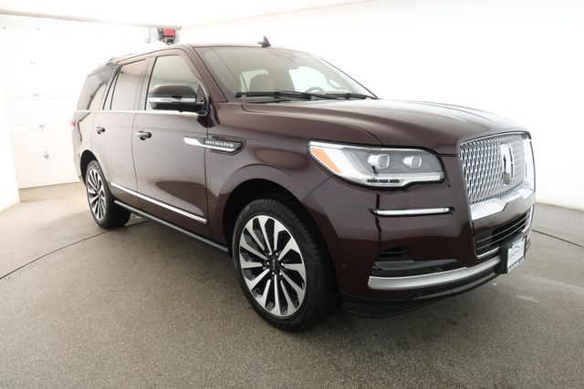 2023 Lincoln Navigator Reserve 4x4 with Equipment Group 201A & 22'' 12-Spoke Wheels - 22931416 - 2