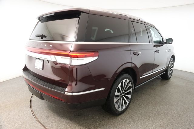 2023 Lincoln Navigator Reserve 4x4 with Equipment Group 201A & 22'' 12-Spoke Wheels - 22931416 - 3