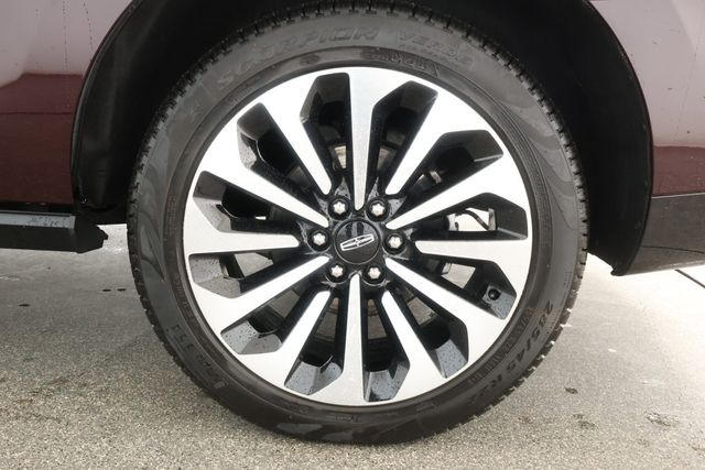 2023 Lincoln Navigator Reserve 4x4 with Equipment Group 201A & 22'' 12-Spoke Wheels - 22931416 - 6